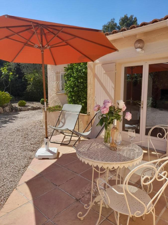 Gite Provencal Independant Avec Piscine Chauffee : Le Suy Bien Flayosc Eksteriør bilde