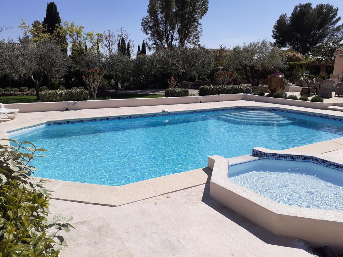 Gite Provencal Independant Avec Piscine Chauffee : Le Suy Bien Flayosc Eksteriør bilde